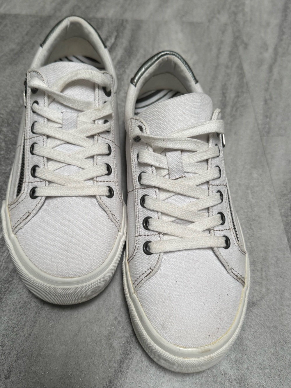 Taos Footwear White Canvas Low-Top Sneakers
